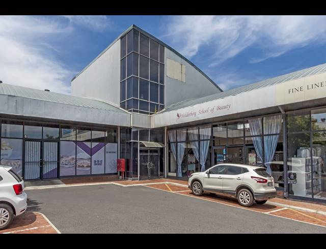 365M² SHOWROOM TO LET IN MALL INTERCHANGE